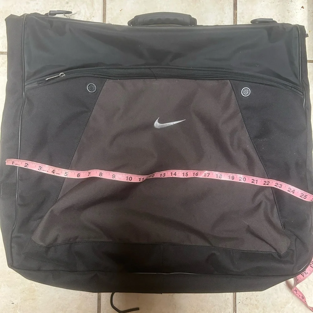 VTG Nike Equipment Garment Luggage Suitcase Black Bag Travel 25